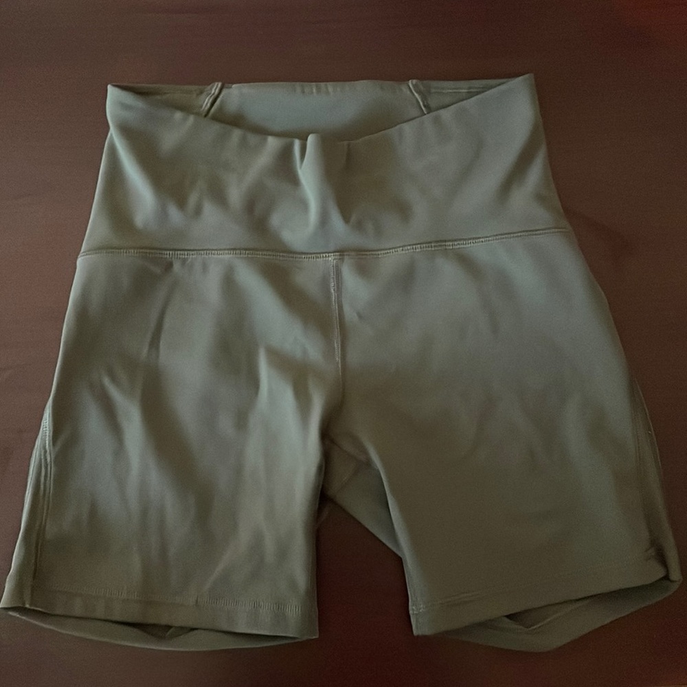 Lululemon short